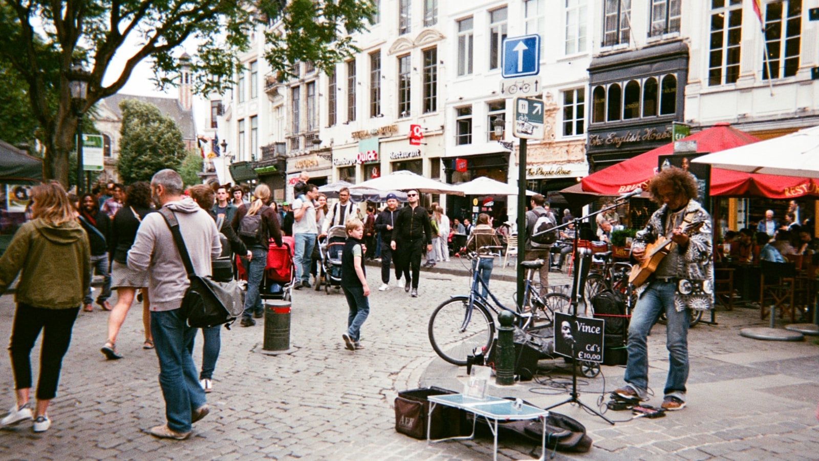 Wazemmes — accès camion déménagement, façades typiques, parking